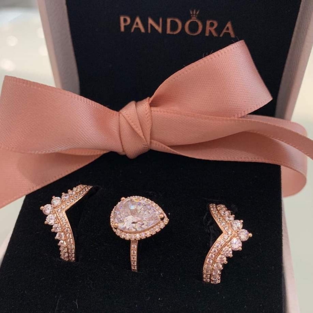 Pandora teardrop ring set